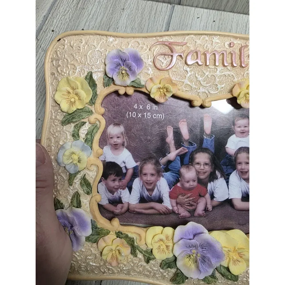 Vintage Floral Resin Family Photo Frame 4